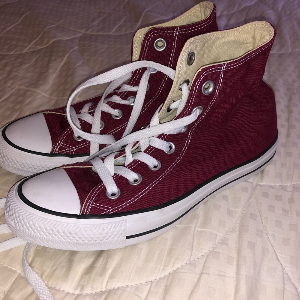 Maroon high top converse (women’s)